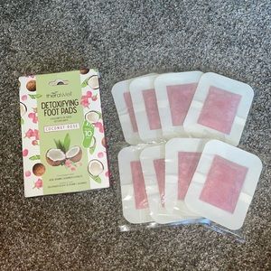 Gently used: 8 unopened therawell detoxing foot pads